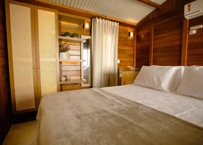 Ilha Do Mel Lodges